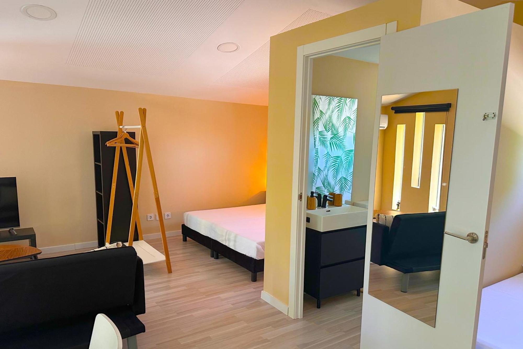Fee4Me Cabin With Pool And Garden ซานมาร์ตินเดลาเวกา ภายนอก รูปภาพ